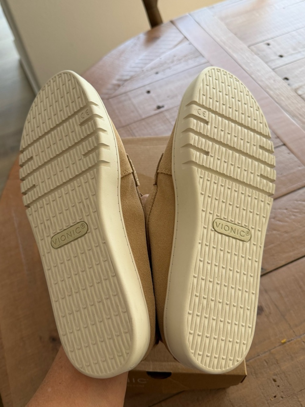 Vionic Chantel Sand 8.5 M Never Worn NWT - Picture 3 of 11